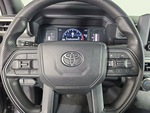 Certified 2025 Toyota Tacoma SR5 AWD/4WD image 14