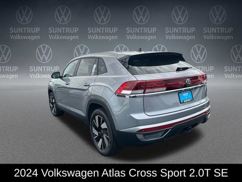 Used 2024 Volkswagen Atlas Cross Sport SE FWD image 3