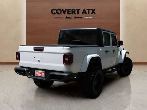 Used 2024 Jeep Gladiator Sport AWD/4WD image 5