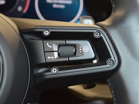 Certified 2025 Porsche Cayenne Coupe image 22