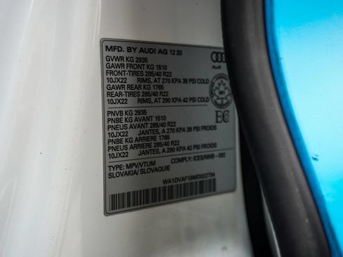 Used 2021 Audi Q8 AWD/4WD image 42