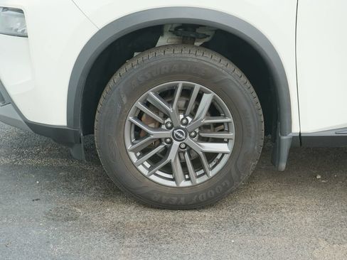 Used 2023 Nissan Rogue S AWD/4WD image 6