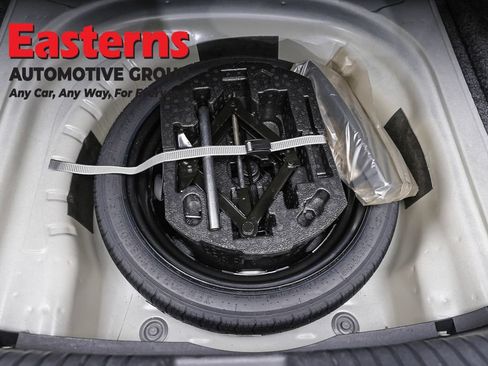 Used 2025 Volkswagen Jetta SE FWD image 21