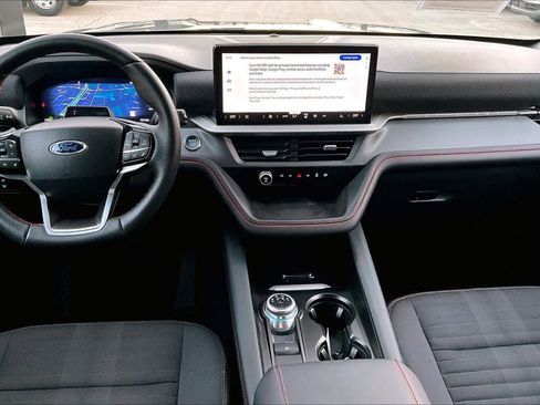 Used 2025 Ford Explorer ST-Line image 15