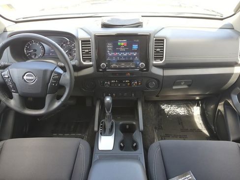 Certified 2022 Nissan Frontier SV image 15