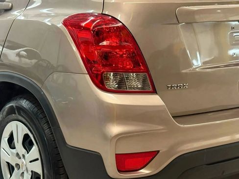 Used 2018 Chevrolet Trax LS FWD image 12