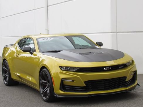 Used 2024 Chevrolet Camaro SS RWD image 2