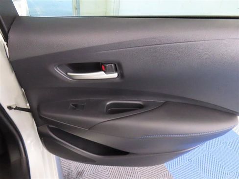Used 2020 Toyota Corolla SE FWD image 28