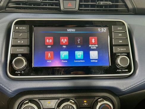 Used 2025 Nissan Versa SV FWD image 19