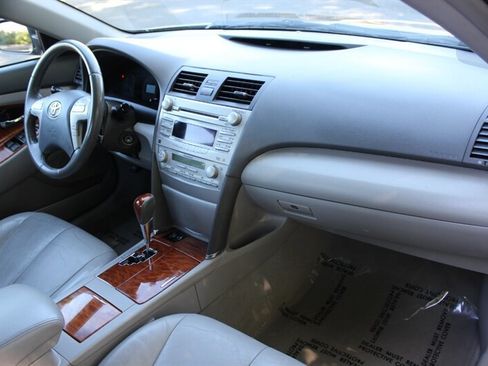 Used 2011 Toyota Camry XLE w/ XLE Extra-Value Pkg #2 FWD image 16