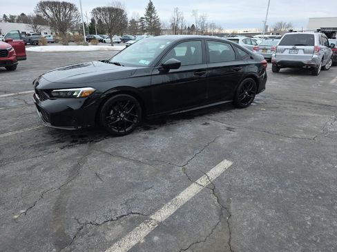 Used 2025 Honda Civic Sport image 3