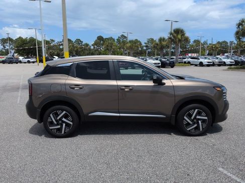 Certified 2026 Nissan Kicks SV FWD image 3