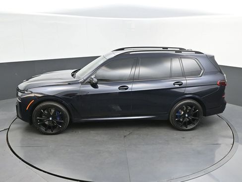 Certified 2024 BMW X7 xDrive40i w/ M Sport Package AWD/4WD image 38