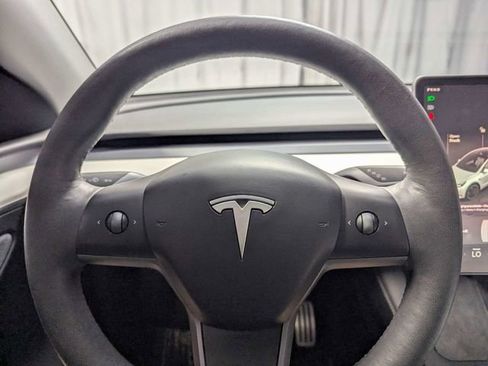 Used 2023 Tesla Model Y Performance AWD/4WD image 21