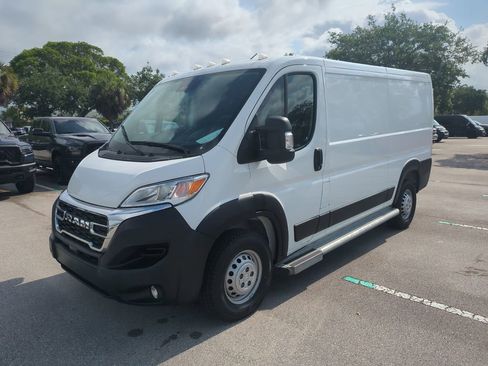 Used 2025 RAM ProMaster 2500 w/ U-Haul Equipment Group FWD image 10