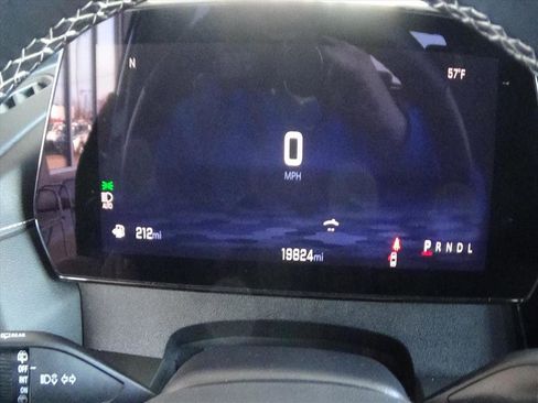 Used 2025 Chevrolet Traverse LT image 23