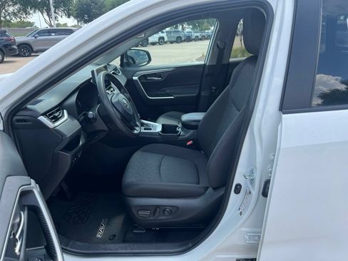 Used 2024 Toyota RAV4 XLE AWD/4WD image 5