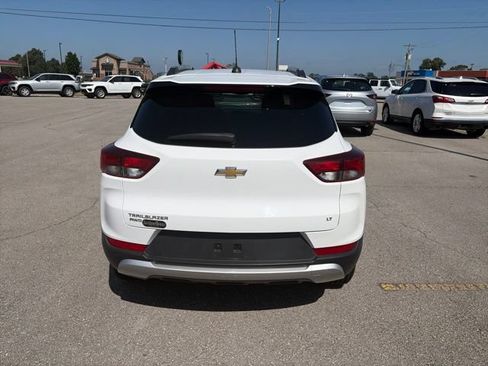 Used 2021 Chevrolet TrailBlazer LT AWD/4WD image 5