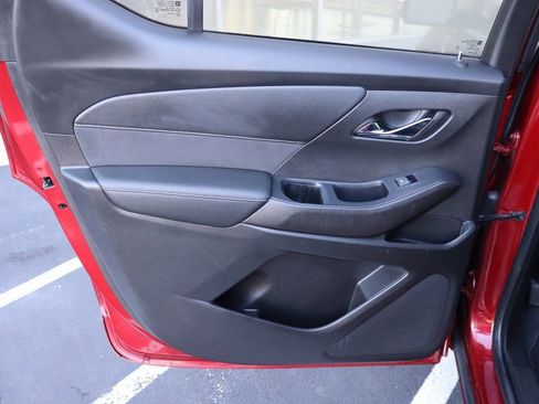 Used 2022 Chevrolet Traverse High Country image 37