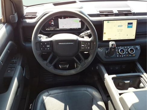 Used 2023 Land Rover Defender 110 AWD/4WD image 18
