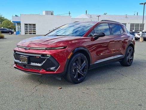 Used 2025 Chevrolet Equinox EV RS image 3