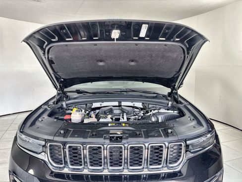 Used 2024 Jeep Grand Cherokee Limited 4xe AWD/4WD image 18