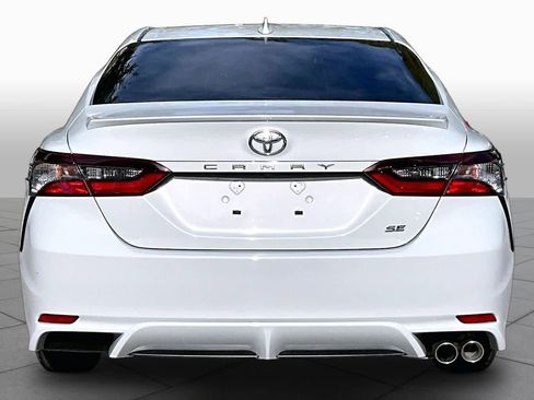 Used 2024 Toyota Camry SE image 5
