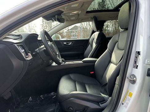 Certified 2025 Volvo V60 B5 Cross Country Plus image 17