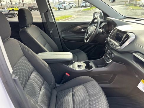 Used 2024 GMC Terrain SLE w/ Driver Convenience Package image 22