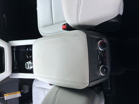 New 2026 Ford Explorer Platinum w/ LUX Leather Package image 25