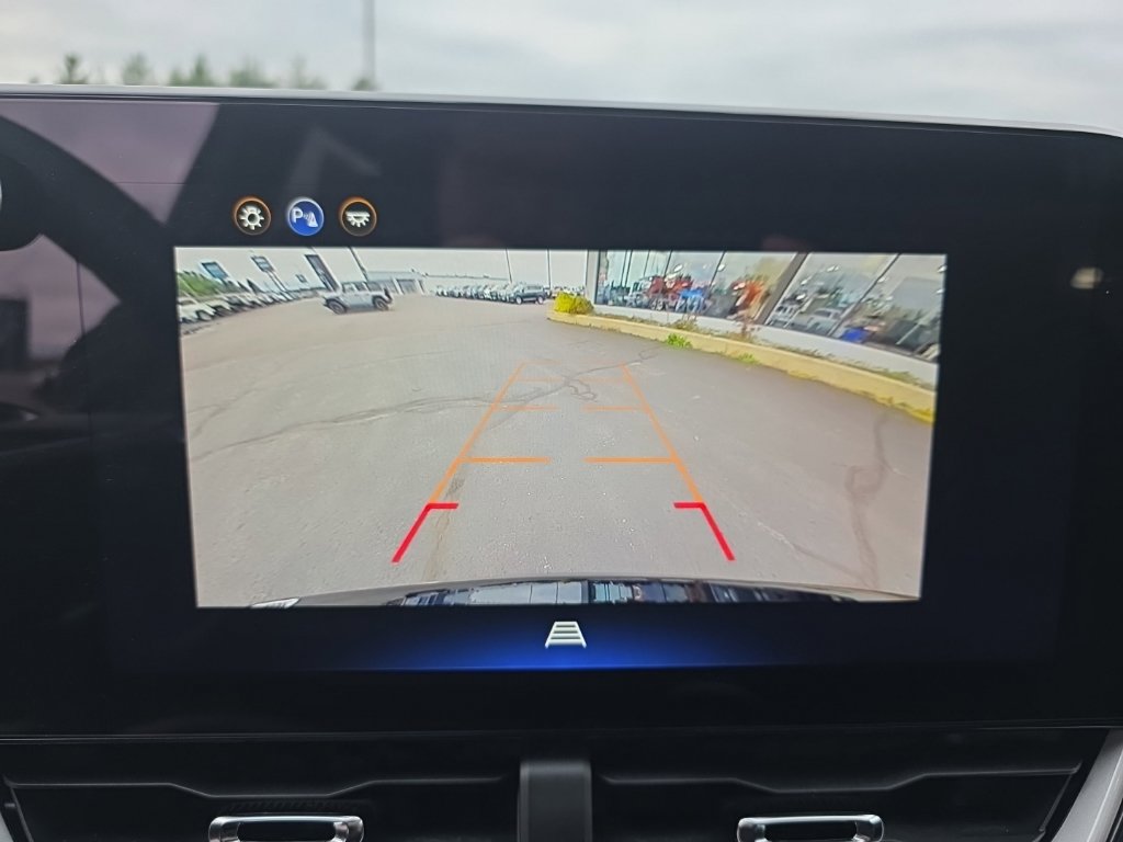Used 2026 Chevrolet Equinox LT AWD/4WD image 33