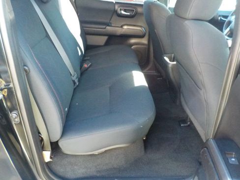 Used 2019 Toyota Tacoma TRD Sport image 13