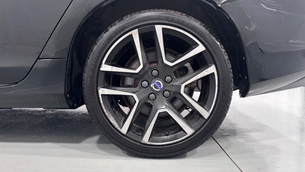 Used 2017 Volvo S60 T5 Dynamic AWD/4WD image 31