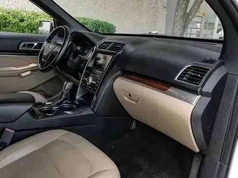 Used 2016 Ford Explorer Limited image 18