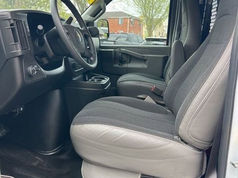 Used 2024 Chevrolet Express 2500 w/ Driver Convenience Package RWD image 13