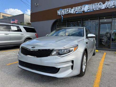 Used 2018 Kia Optima LX image 1