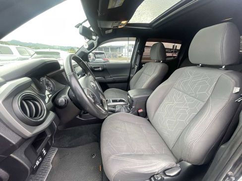 Used 2016 Toyota Tacoma SR5 image 13