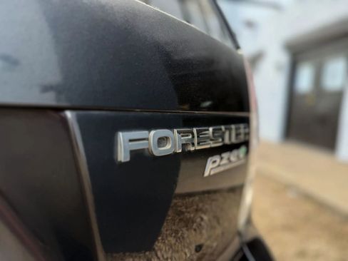 Used 2013 Subaru Forester 2.5X Premium w/ All-Weather Plus Pkg AWD/4WD image 5