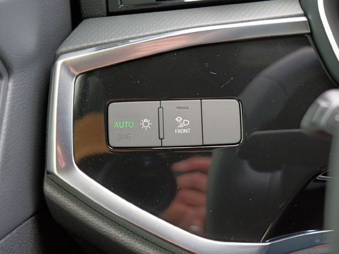 New 2025 Audi Q3 2.0T Premium image 23