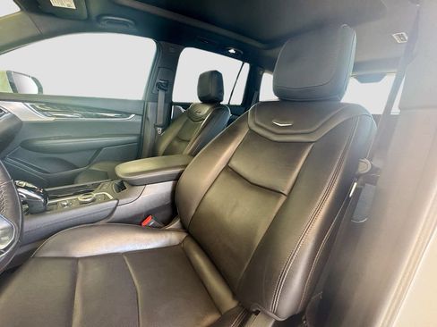 Used 2023 Cadillac XT6 Premium Luxury FWD image 22