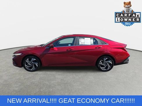 Used 2024 Hyundai Elantra SEL w/ Convenience Package FWD image 8