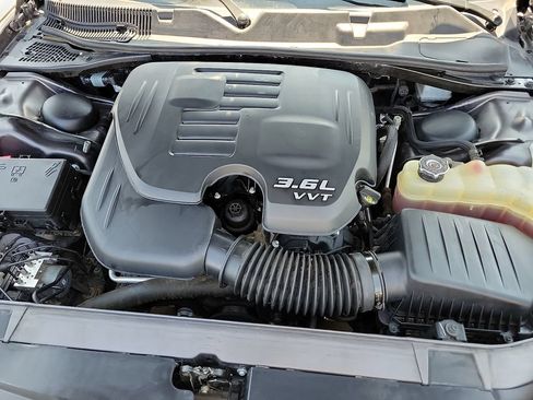 Used 2022 Dodge Challenger SXT RWD image 16