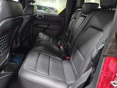 Used 2025 Ford Bronco Badlands image 18