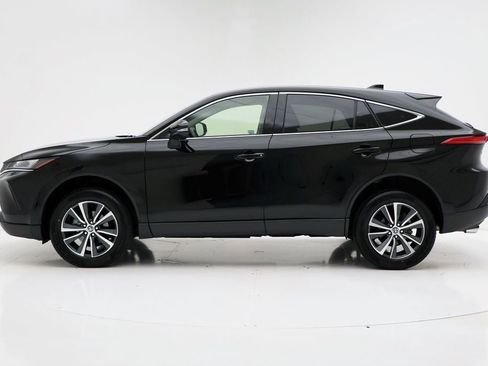 Used 2022 Toyota Venza LE image 5