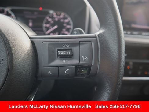 Used 2023 Nissan Rogue S image 23