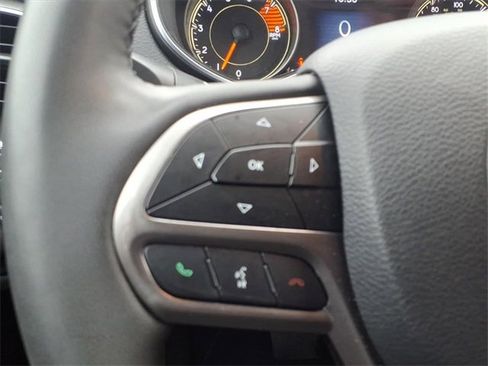 Certified 2022 Jeep Cherokee Latitude Lux image 22