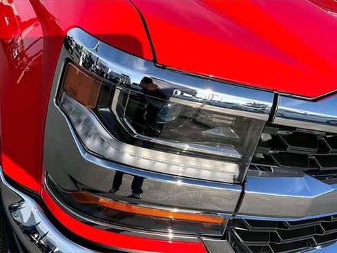 Used 2018 Chevrolet Silverado 1500 LT w/ All Star Edition image 31