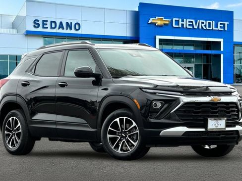 New 2026 Chevrolet TrailBlazer LT w/ LT Cold Weather Package FWD image 2