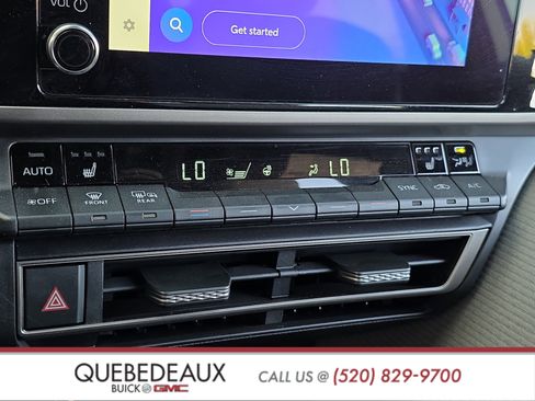 Used 2025 Toyota Camry SE w/ Convenience Package image 18