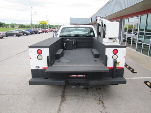 Used 2013 Ford F550 4x4 SuperCab Super Duty w/ Payload Upgrade Pkg image 6